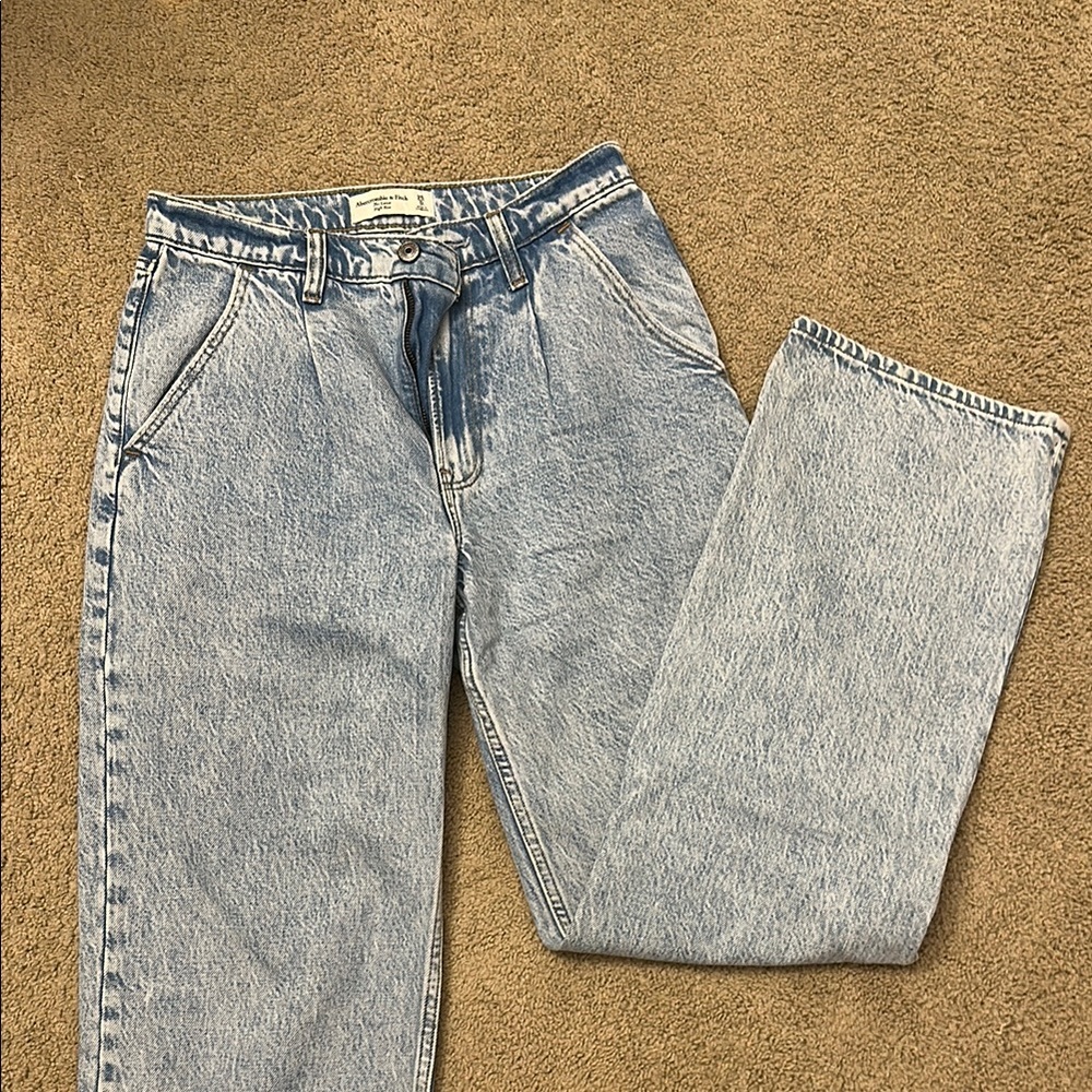 Abercrombie Women's Loose High Rise Light Blue Jeans